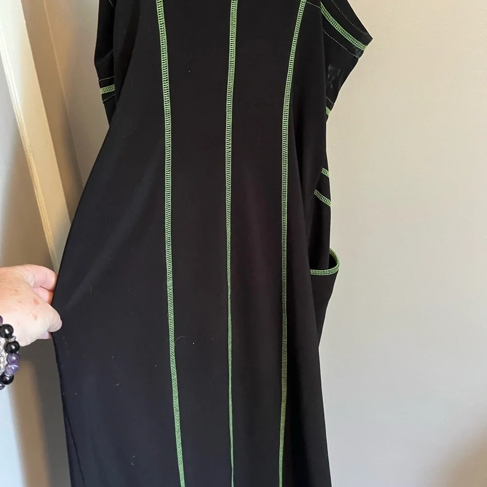 Joseph Ribkoff vampy body hugging reverse seam dress with pockets s/m see measur - Picture 7 of 7